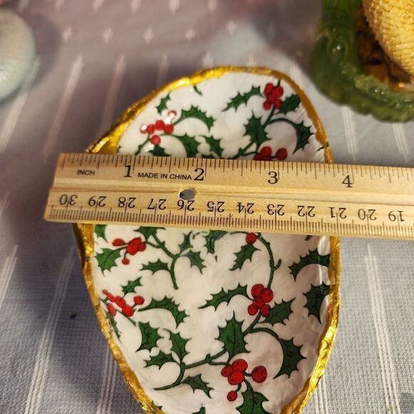DECOUPAGE CLAM SHELL DECOUPAGE TRINKET DISH WITH CHRISTMAS HOLLY - Picture 9 of 10